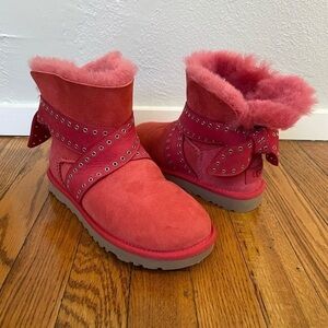 UGG Coral Short Boots with Bows Size 5